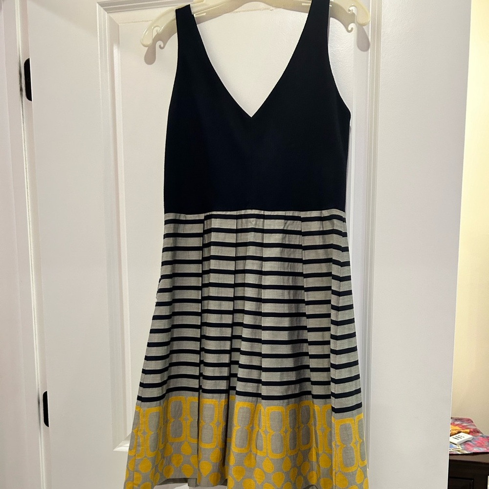 Eva Franco lined size 8 , the blue is a dark blue